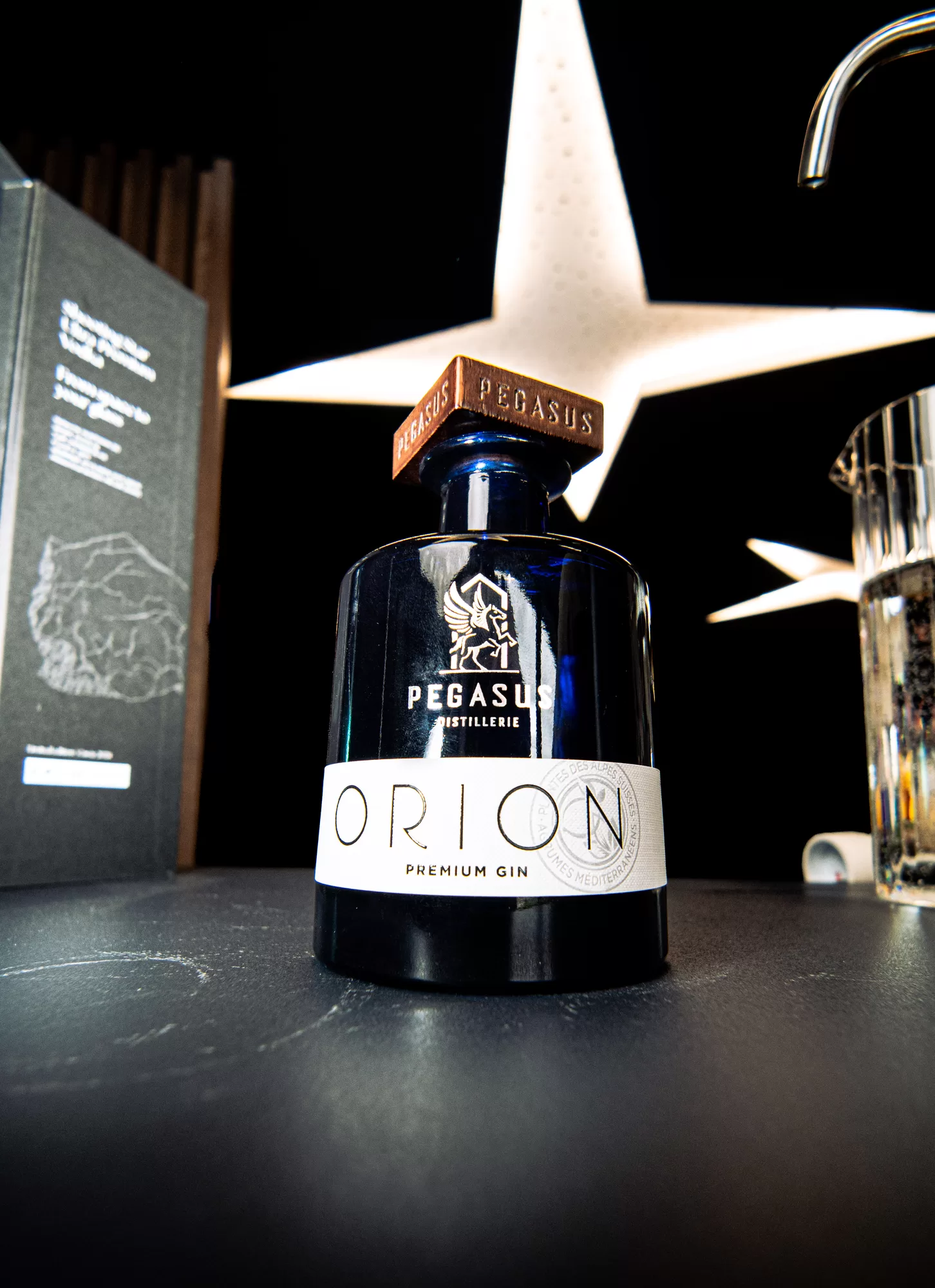 Bouteille Orion Premium Gin sous l'étoile Pegasus